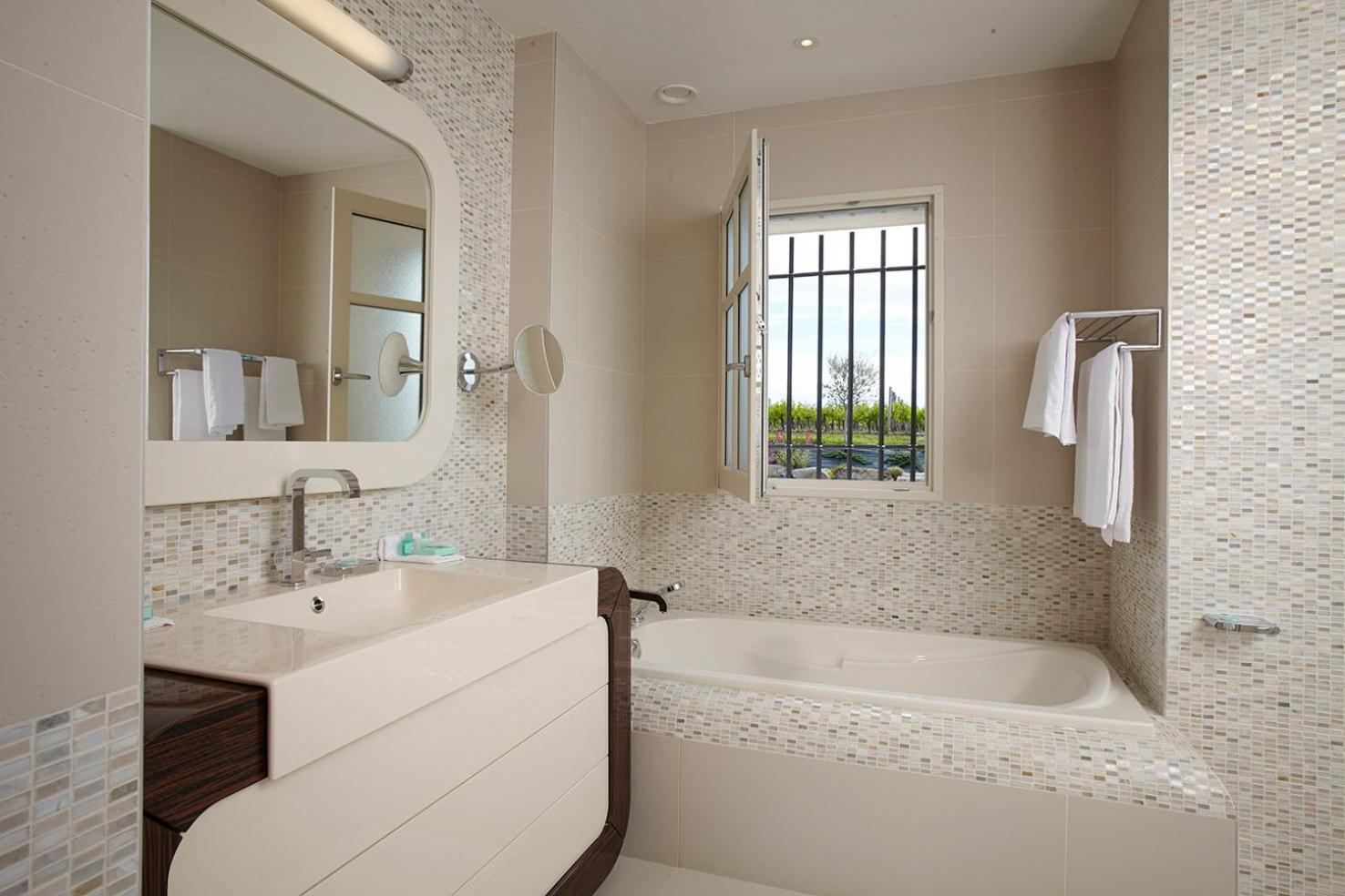Chateau La Rose Perriere Lussac  Room photo